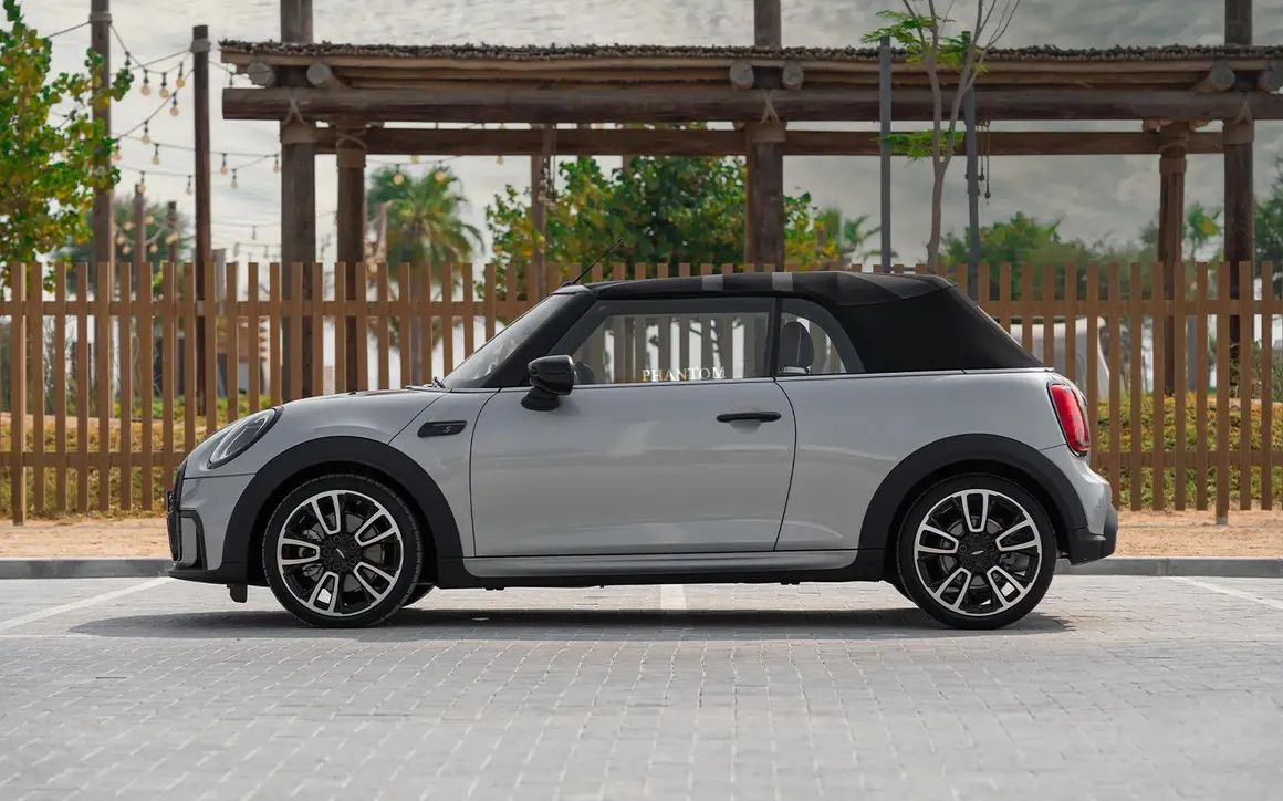 Mini Cooper S Convertible - image 3