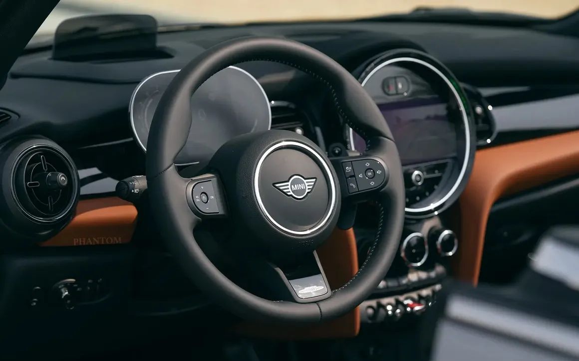 Mini Cooper S Convertible - image 10