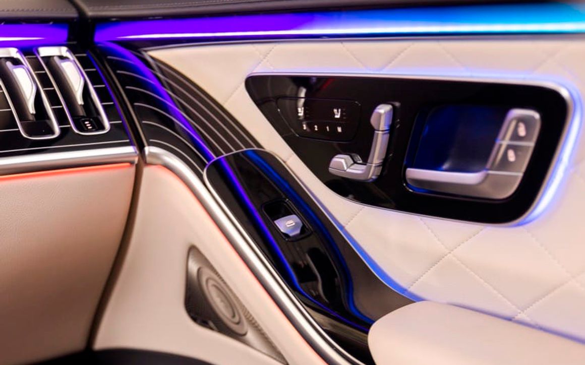 Mercedes S500 - image 7
