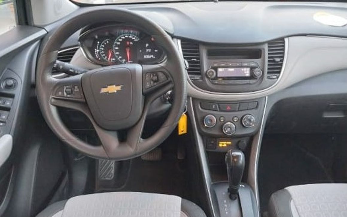 CHEVROLET TRAX - image 5