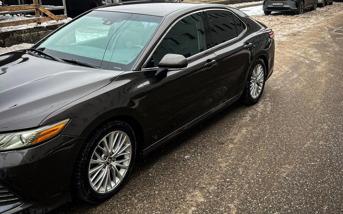 TOYOTA CAMRY - image 3