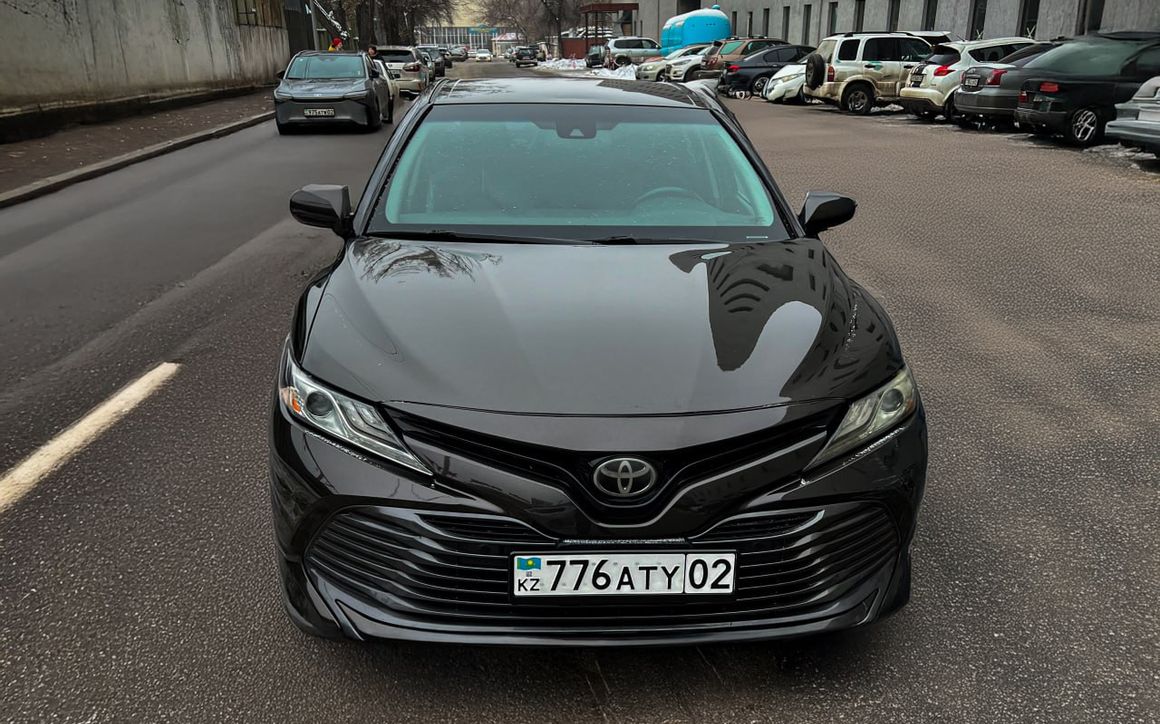 TOYOTA CAMRY - image 1