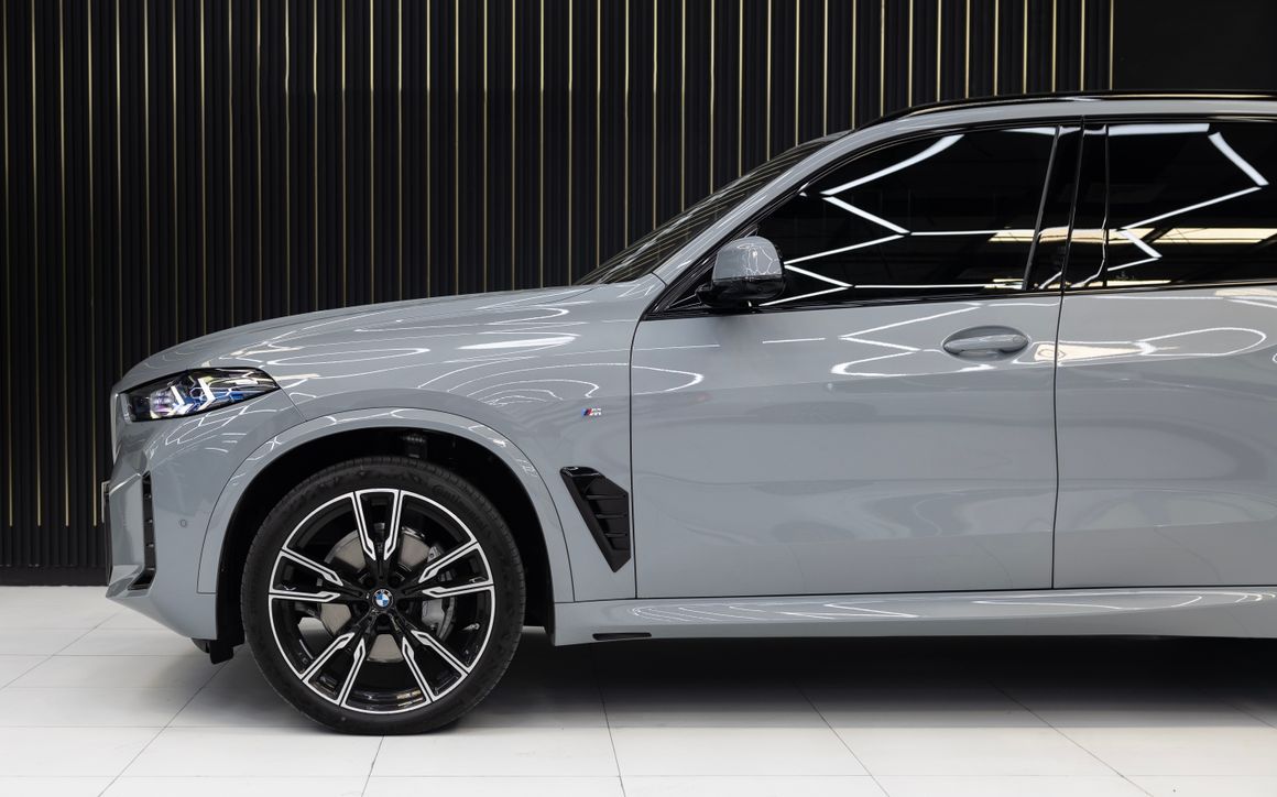 BMW X5 - image 8
