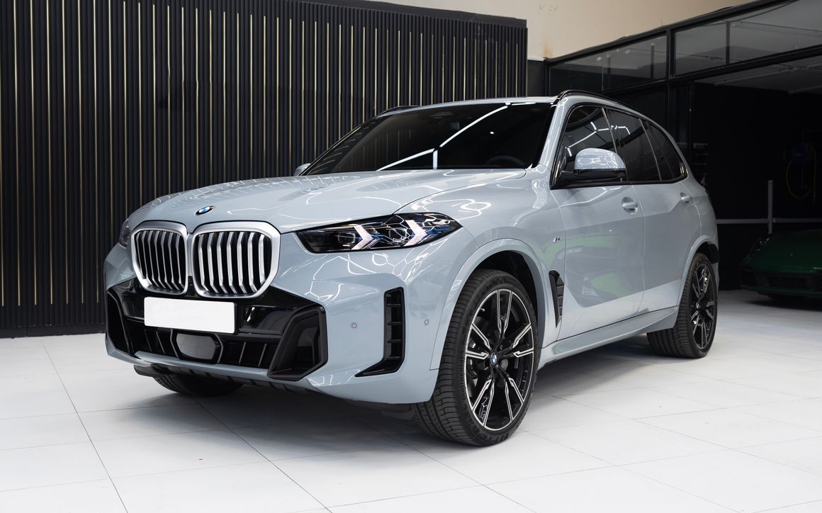 BMW X5 - image 6