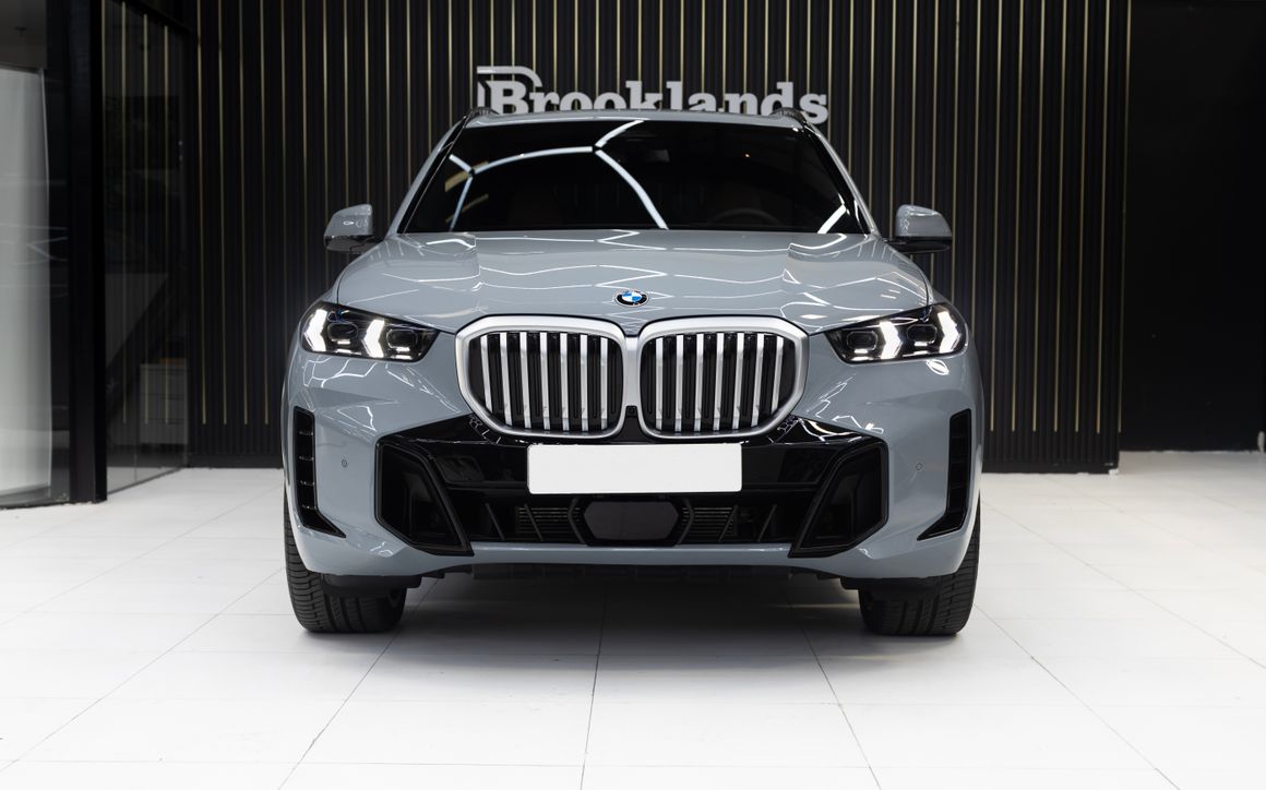 BMW X5 - image 7