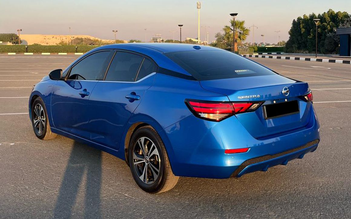 Nissan Sentra - image 6