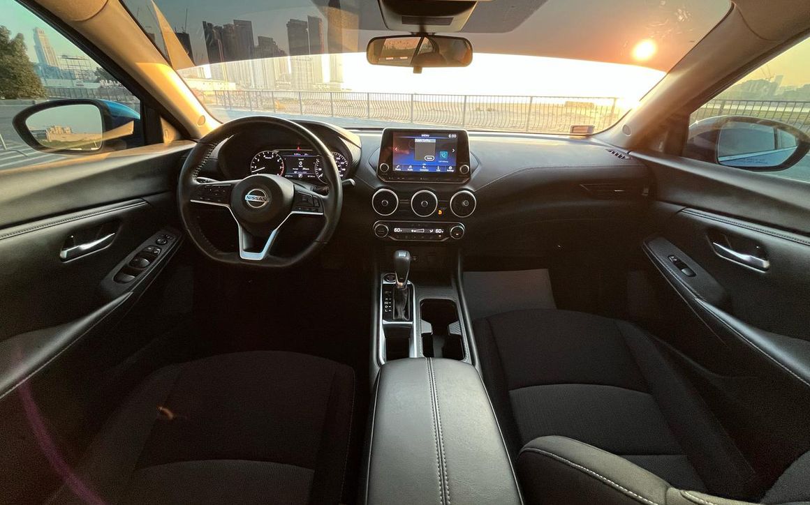 Nissan Sentra - image 12