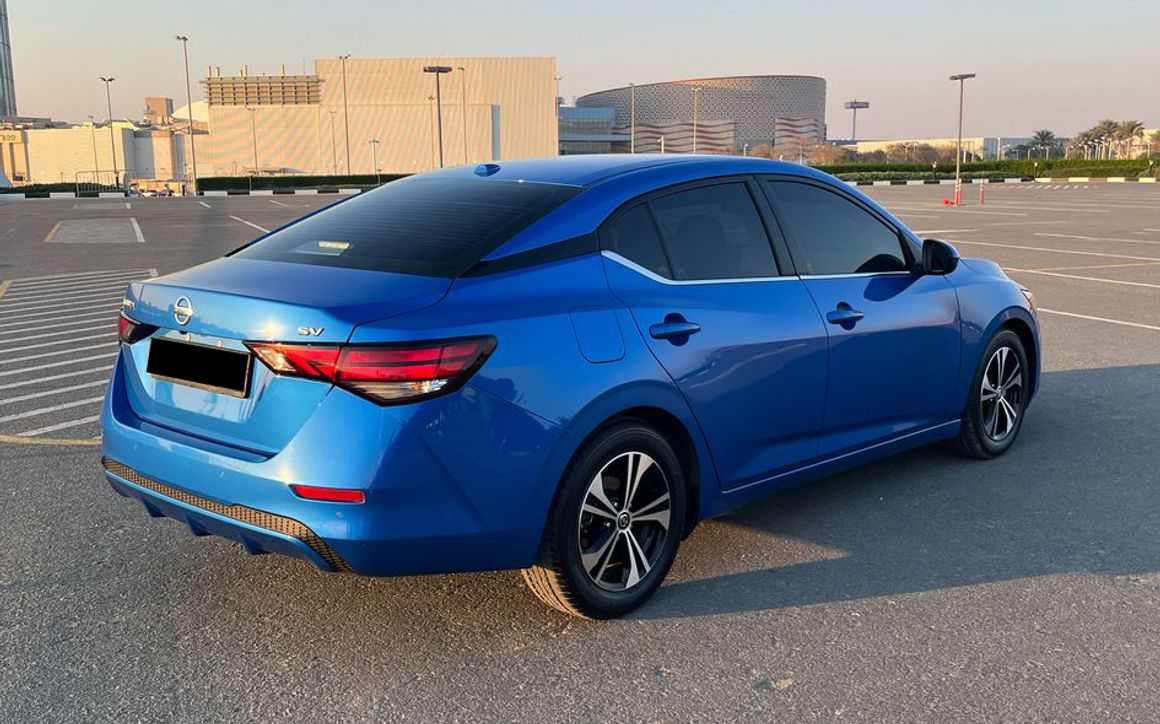 Nissan Sentra - image 10