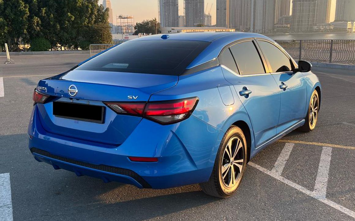 Nissan Sentra - image 9