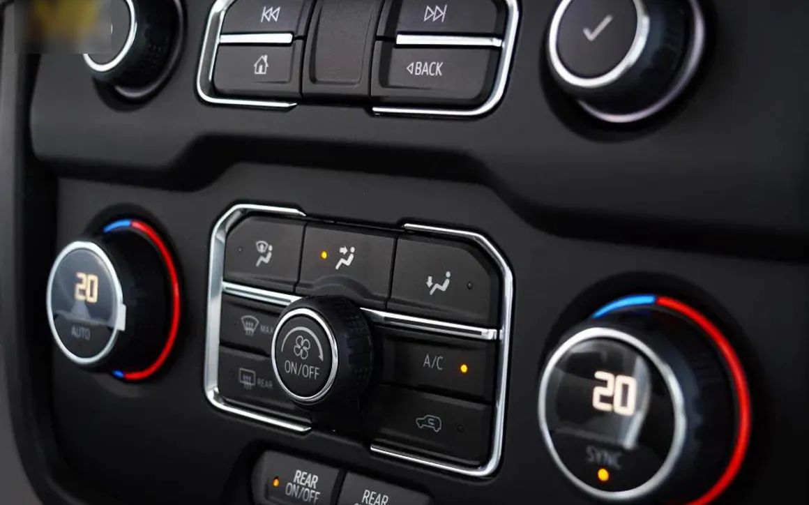 Chevrolet Tahoe - image 16