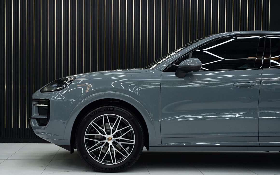 Porsche Cayenne Coupe - image 12