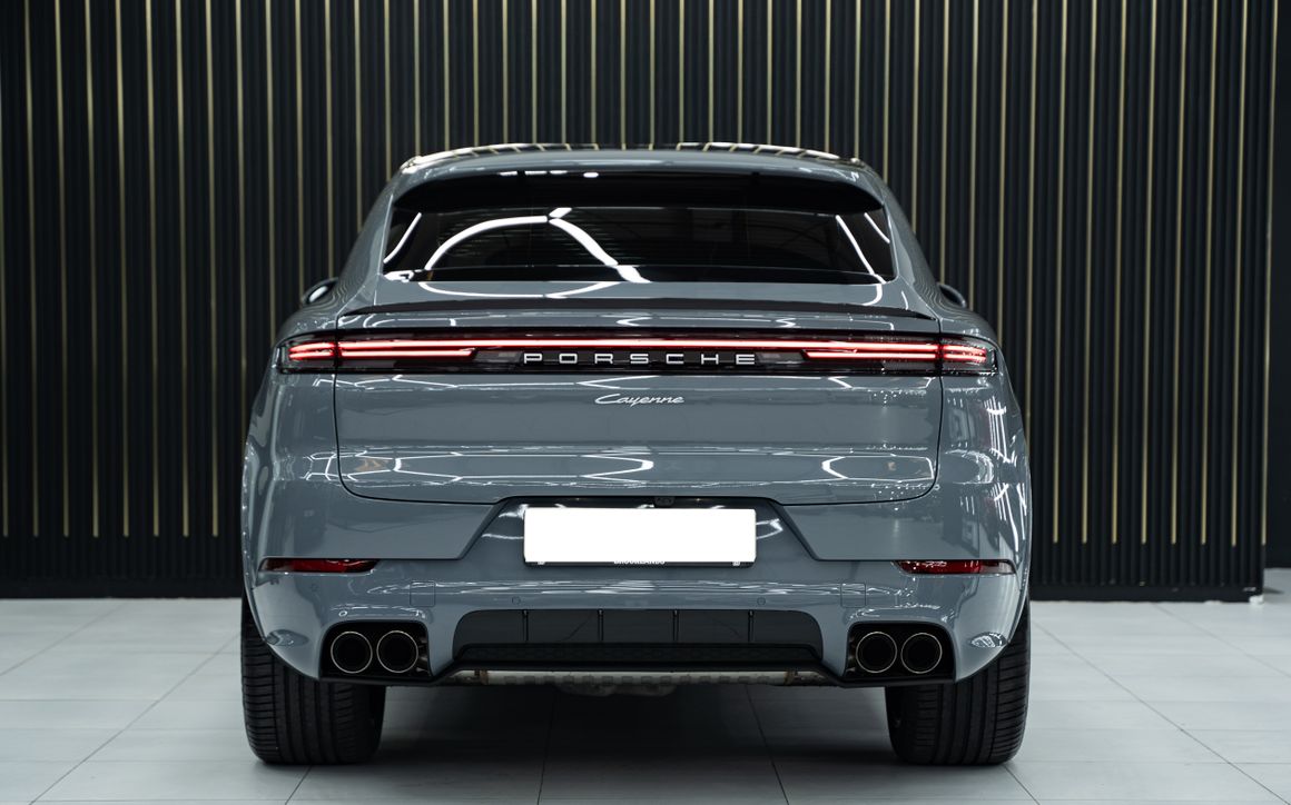 Porsche Cayenne Coupe - image 11