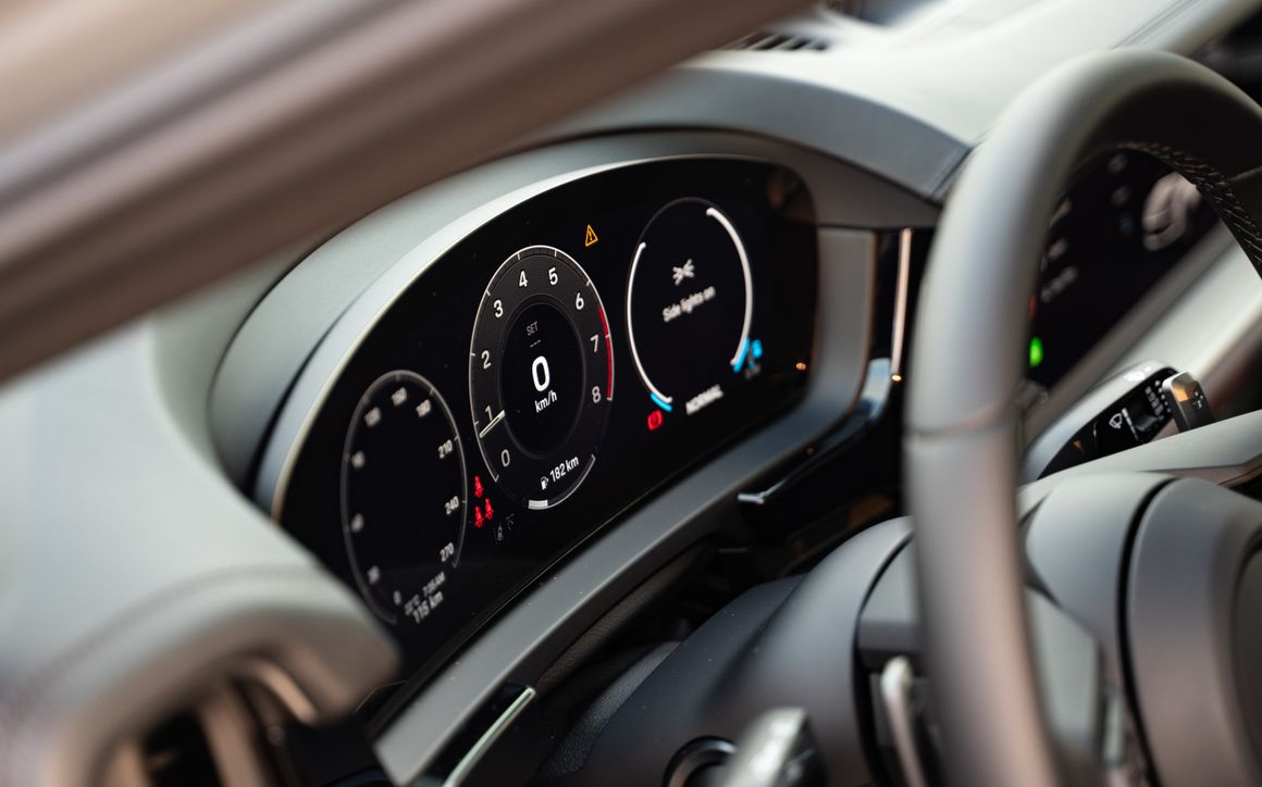 Porsche Cayenne Coupe - image 17