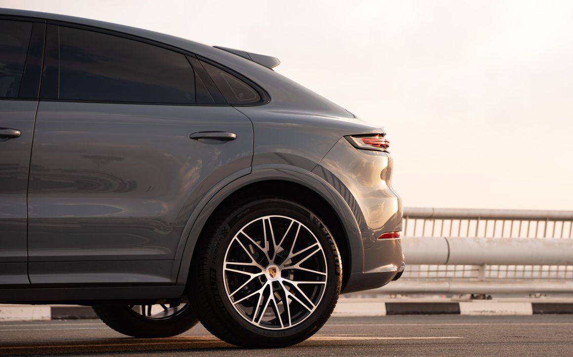 Porsche Cayenne Coupe - image 7