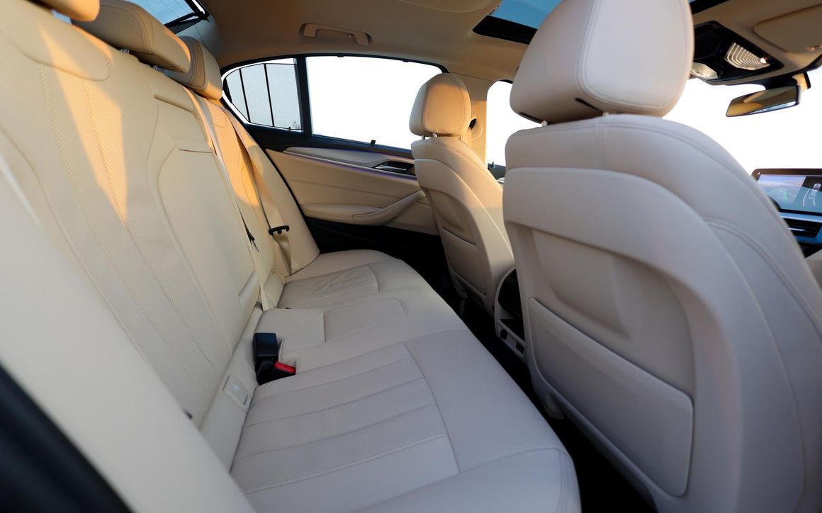 BMW 520 Gray - image 16