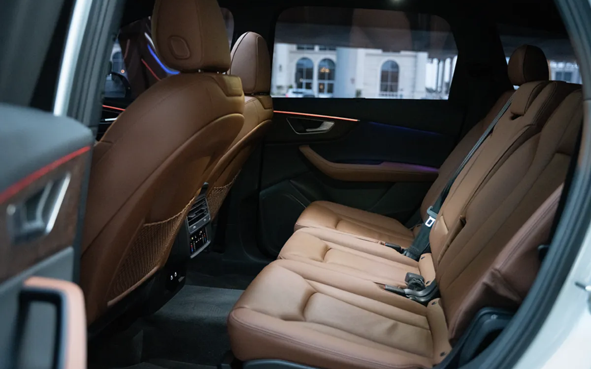 AUDI Q7 - image 8