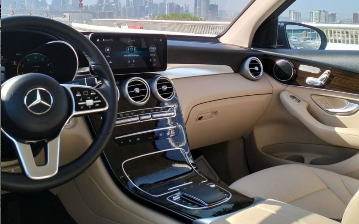 Mercedes GLC300 - image 8