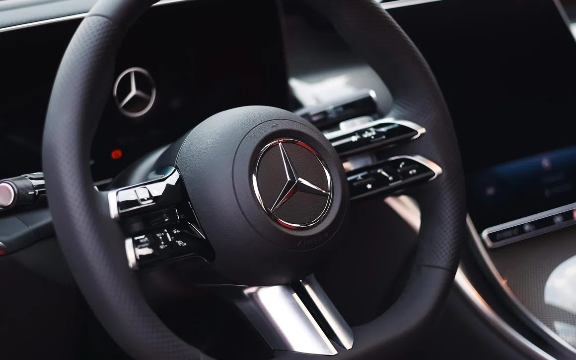 Mercedes Benz GLC200 Coupe Black - image 16