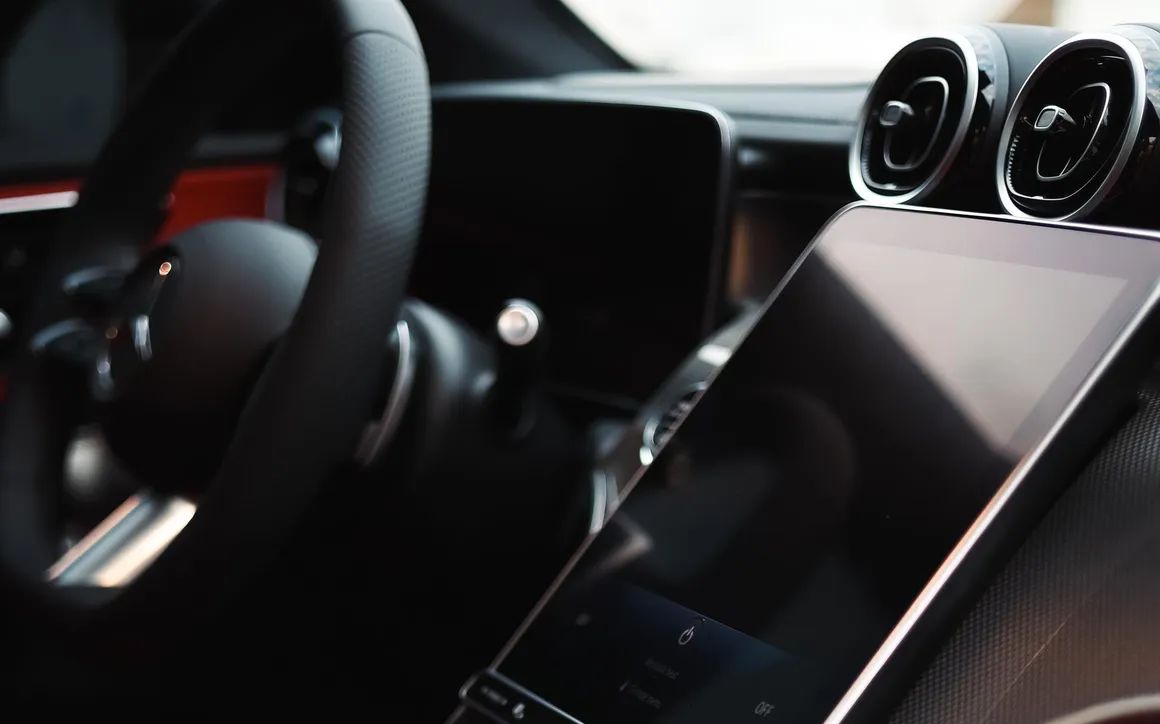 Mercedes Benz GLC200 Coupe Black - image 21