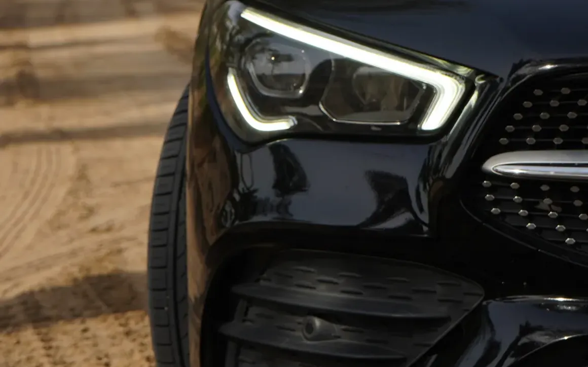 MERCEDES CLA 200 - image 6