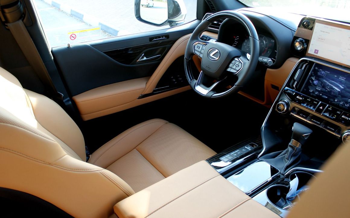 LEXUS LX 600 - image 6