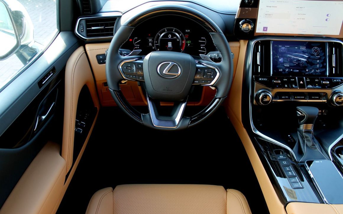 LEXUS LX 600 - image 7