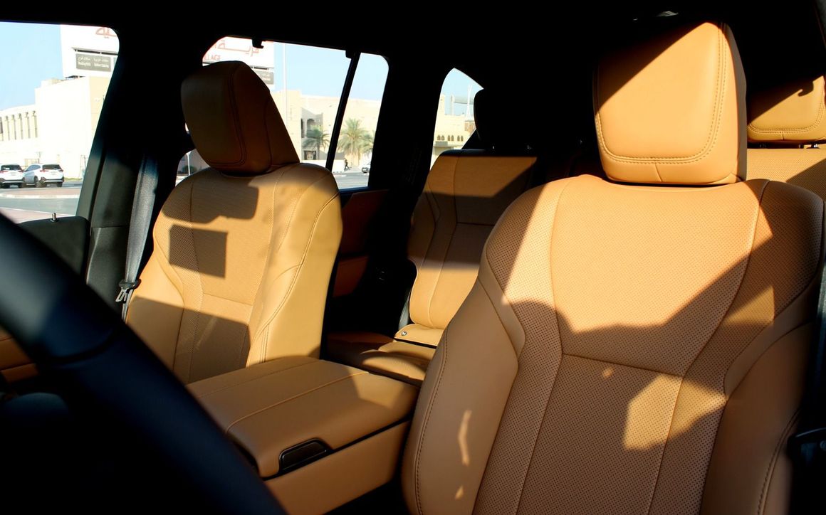 LEXUS LX 600 - image 10