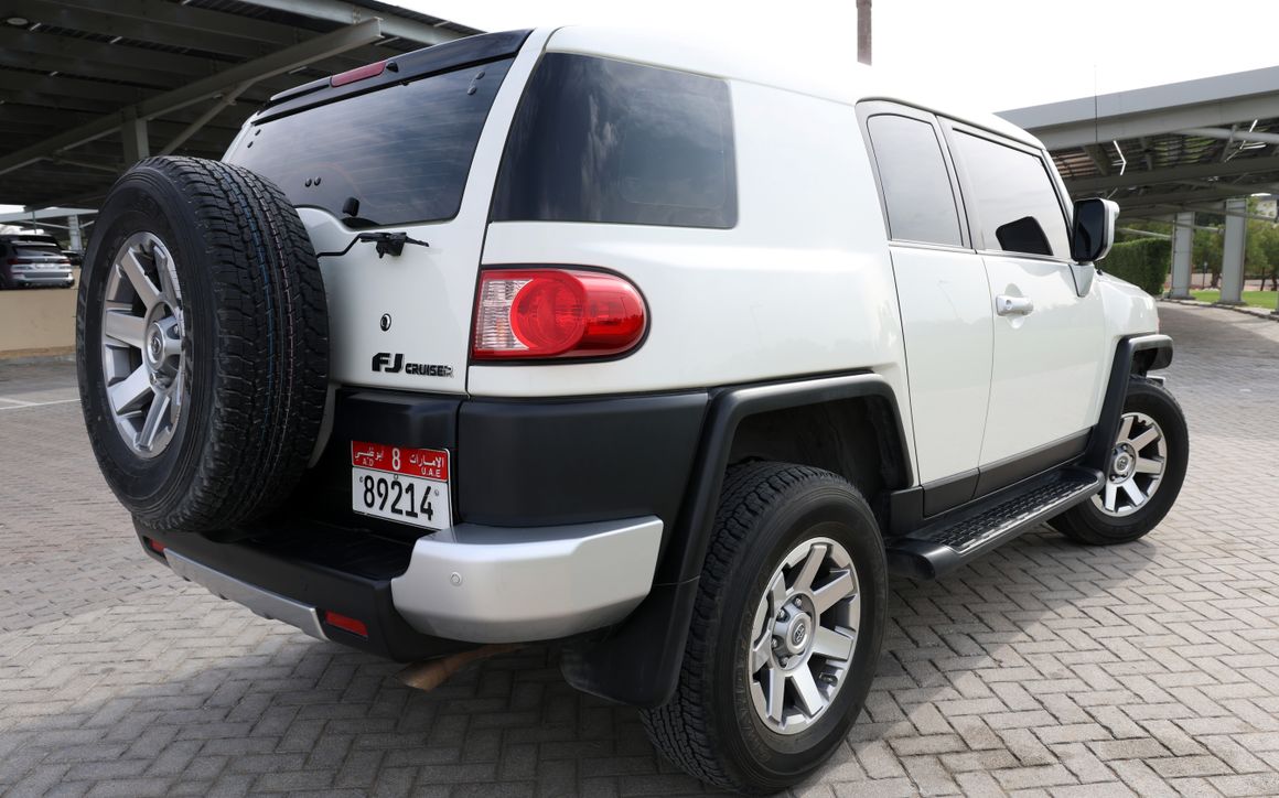 Toyota FJ Cruiser - image 9