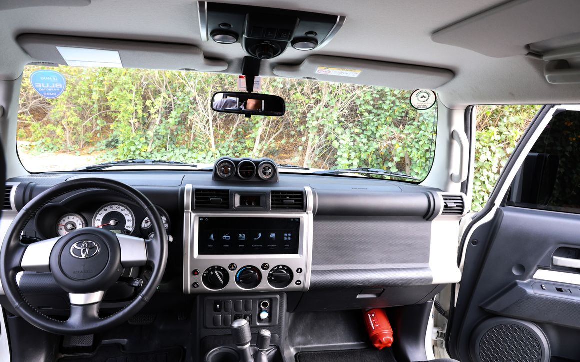 Toyota FJ Cruiser - image 11