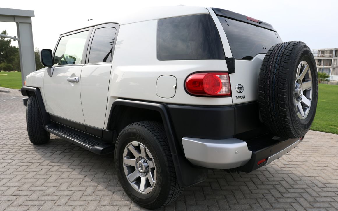 Toyota FJ Cruiser - image 8