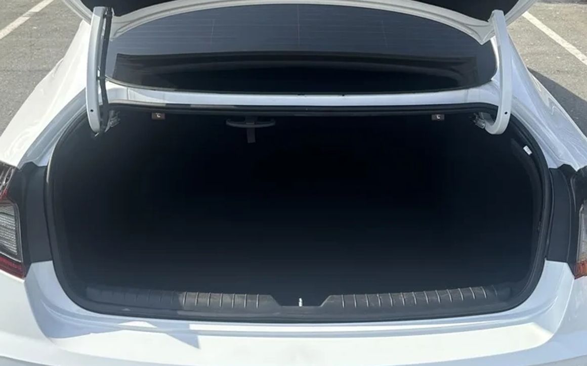 Hyundai Sonata - image 9