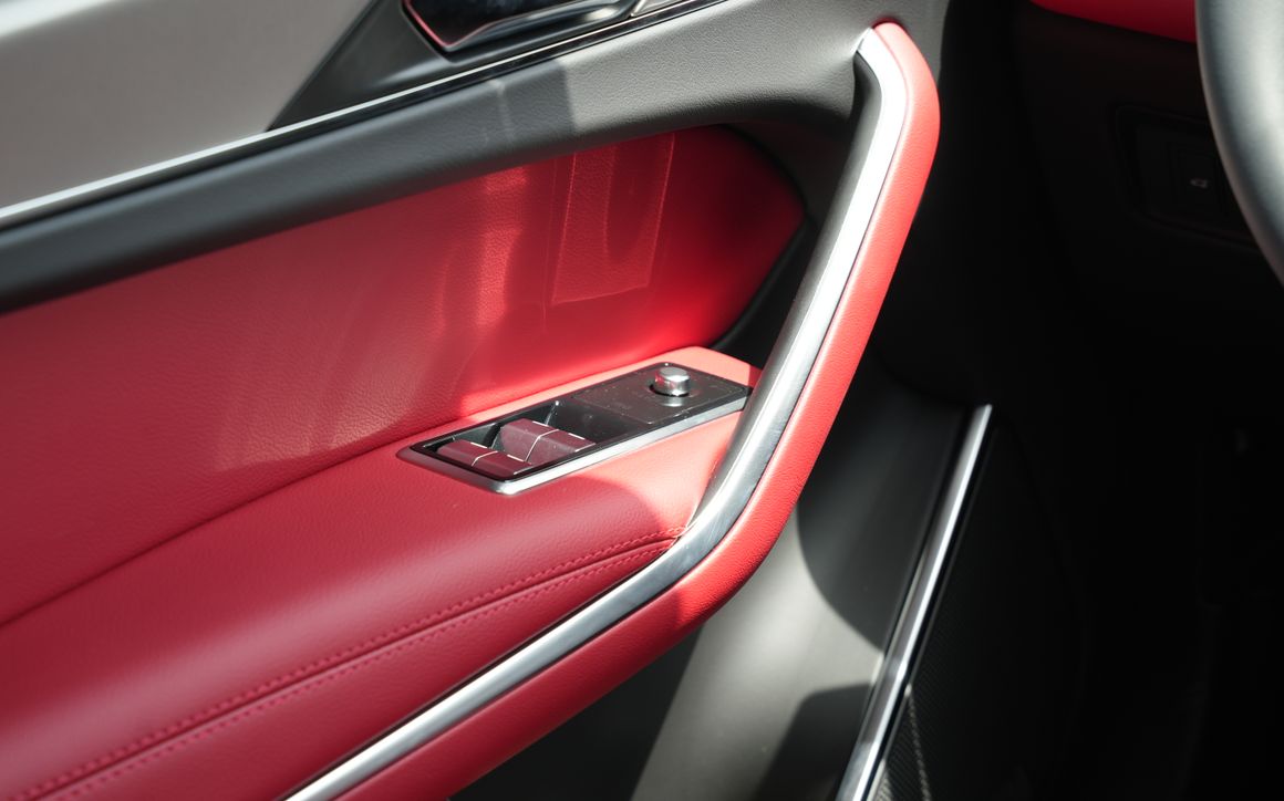 JAGUAR F-PACE - image 11