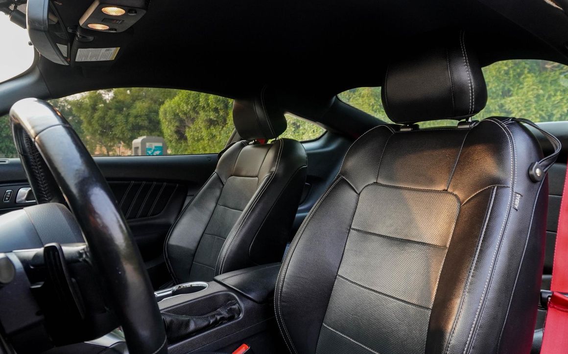 Ford Mustang - image 11