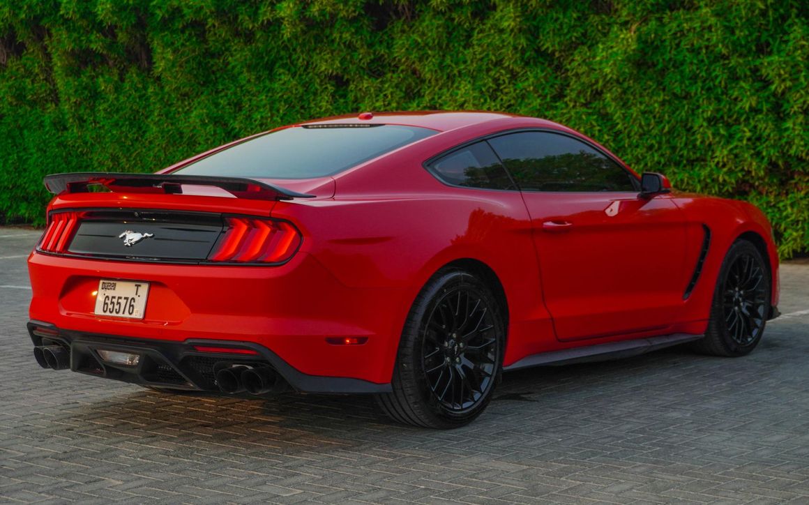 Ford Mustang - image 6