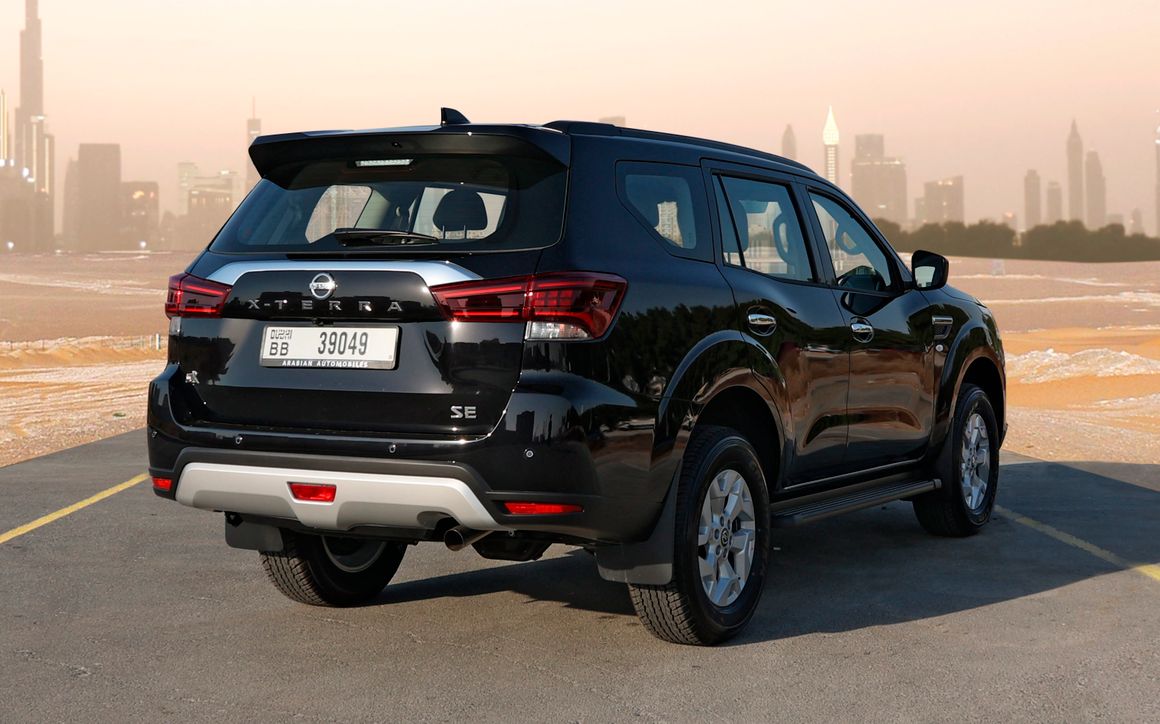 Nissan Xterra Black - image 8