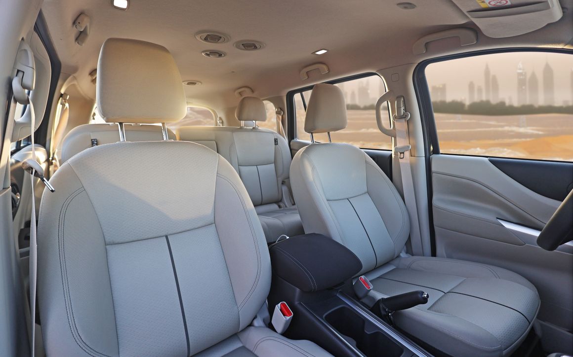 Nissan Xterra Black - image 12