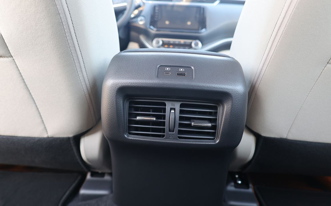 Nissan Xterra Black - image 17