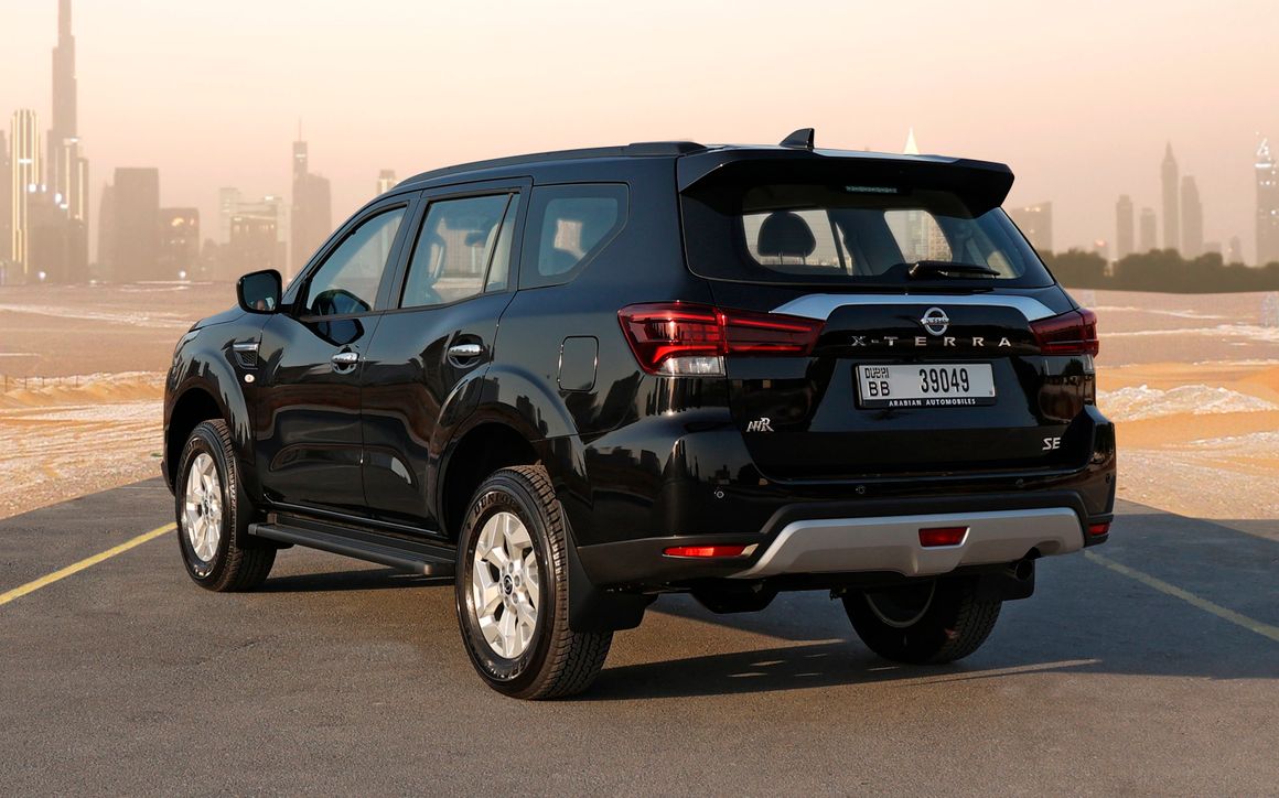 Nissan Xterra Black - image 6
