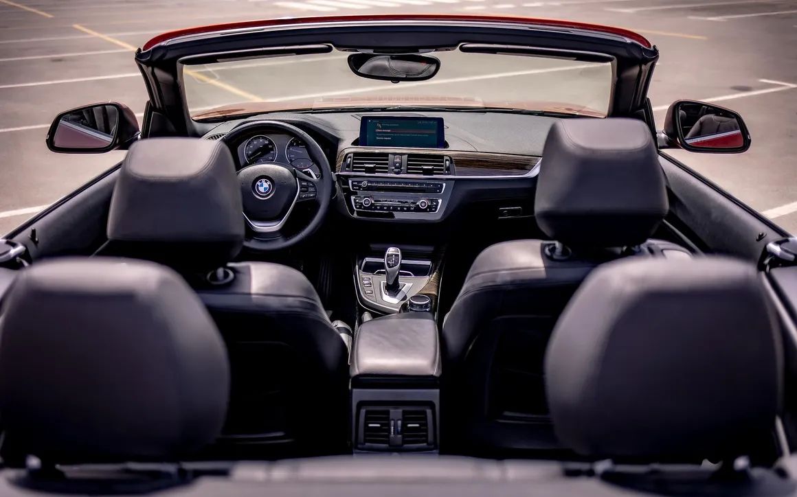 BMW 230i Cabrio - image 6