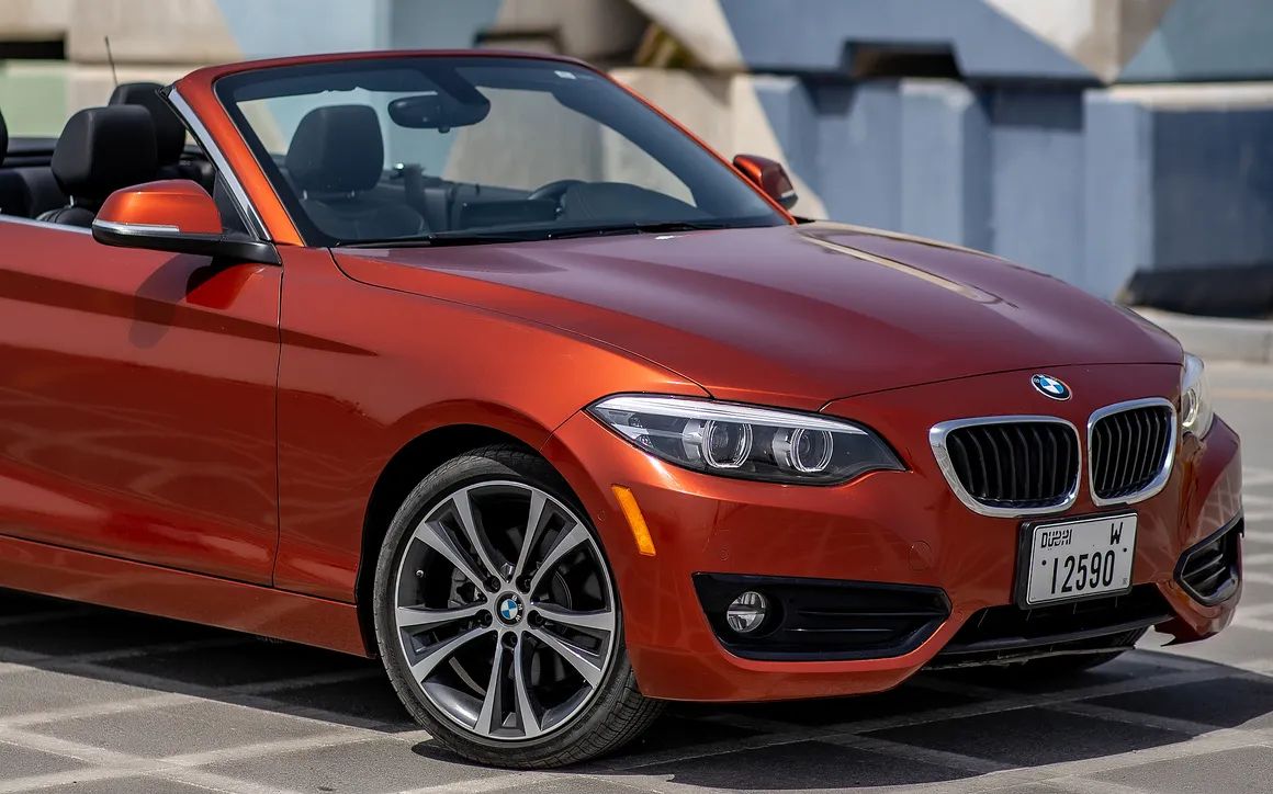 BMW 230i Cabrio - image 4