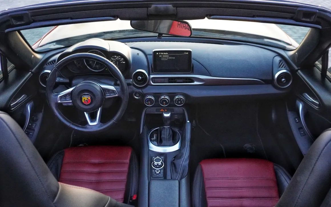 Fiat 124 Spider - image 9