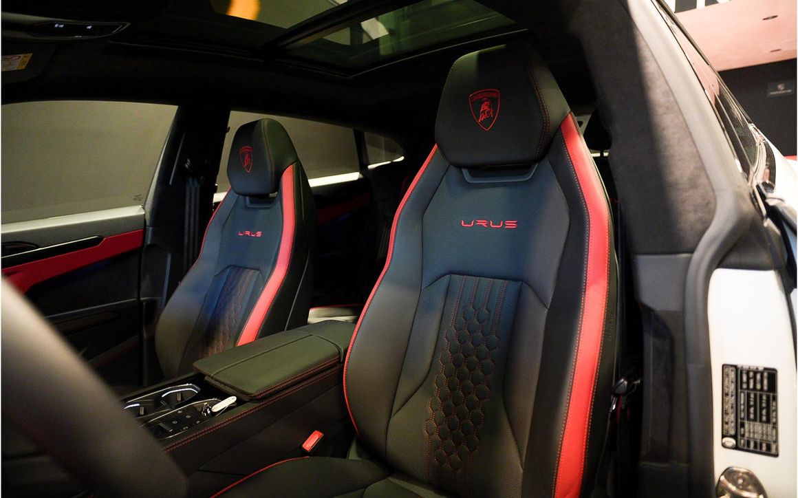 LAMBORGHINI URUS S - image 4