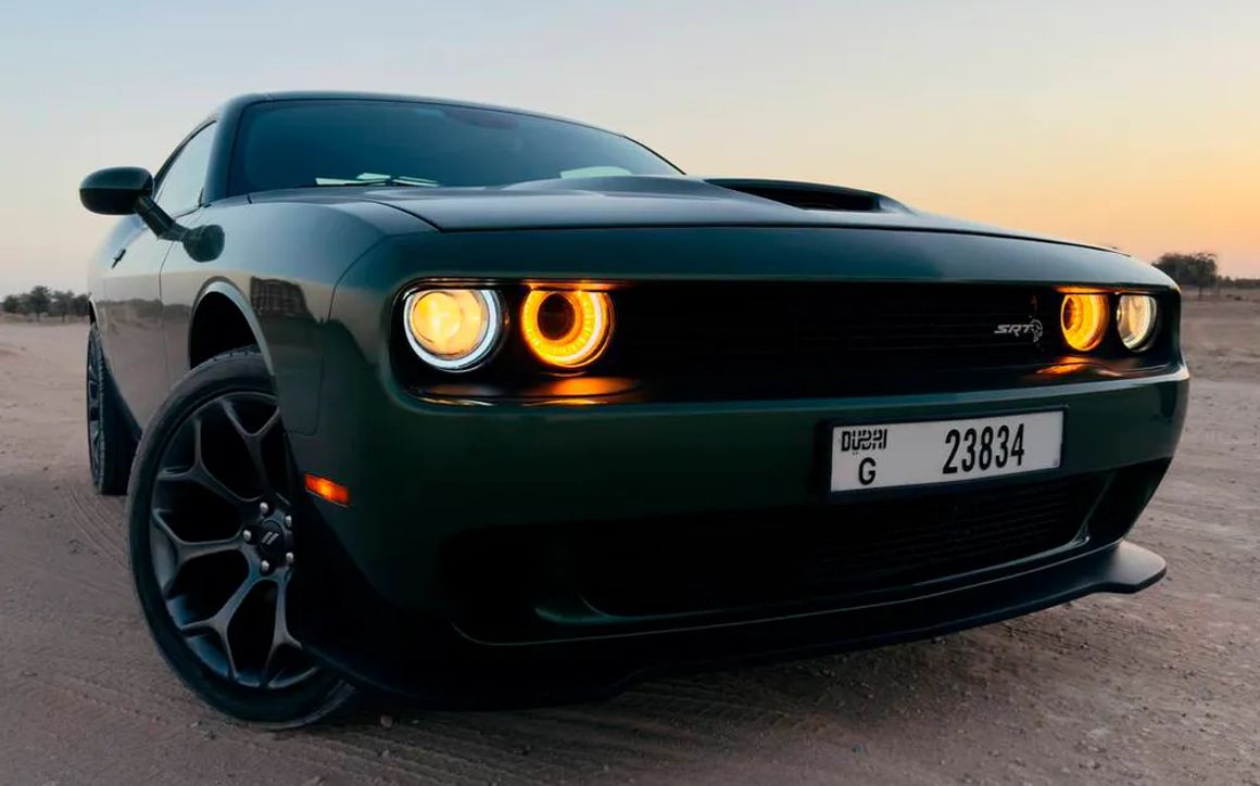 Dodge Challenger - image 2
