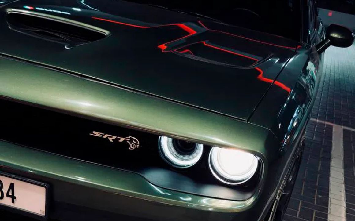 Dodge Challenger - image 8