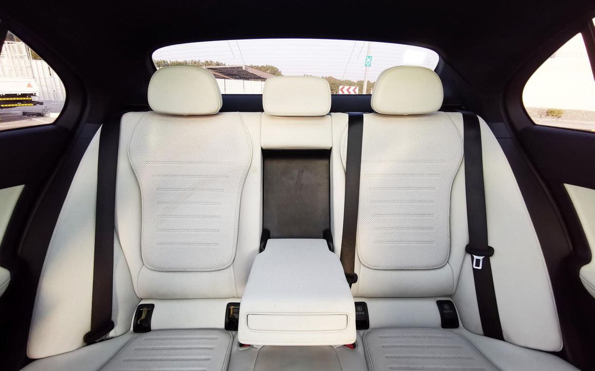 MERCEDES C300 - image 13