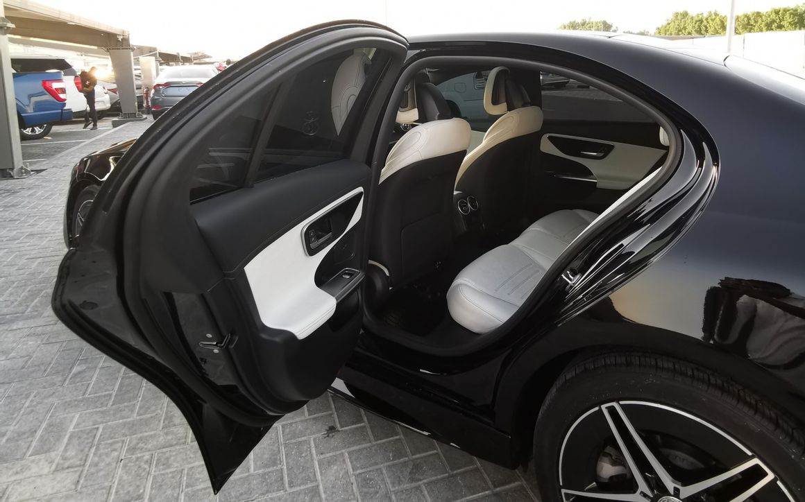 MERCEDES C300 - image 8