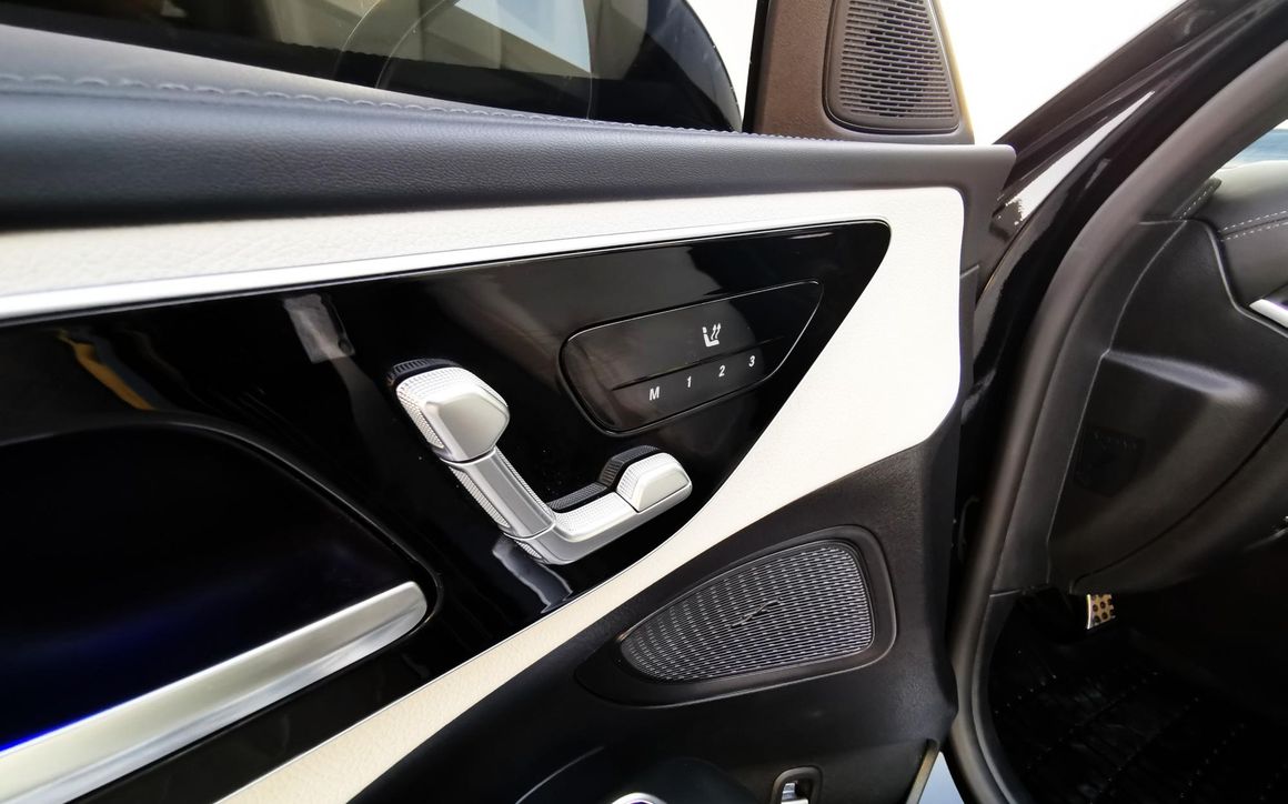 MERCEDES C300 - image 16