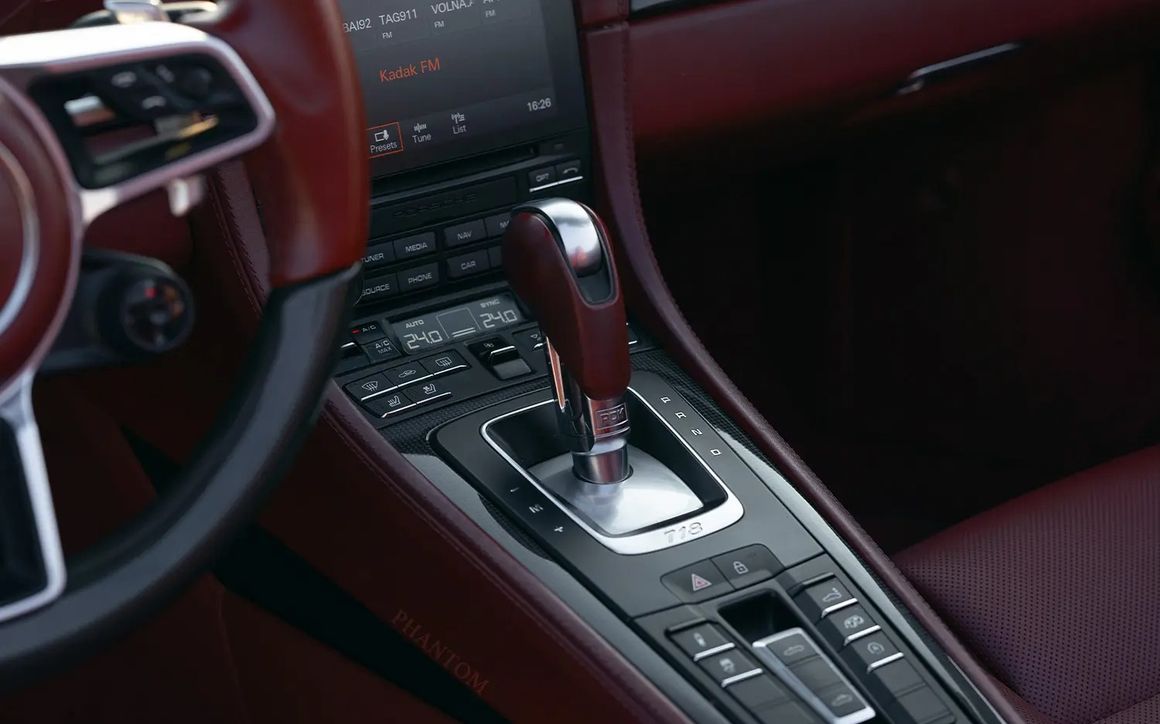 PORSCHE BOXSTER 718 - image 11