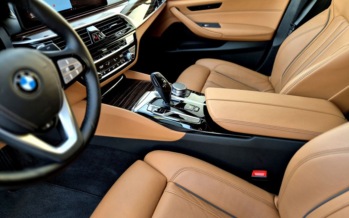 BMW 520i - image 7