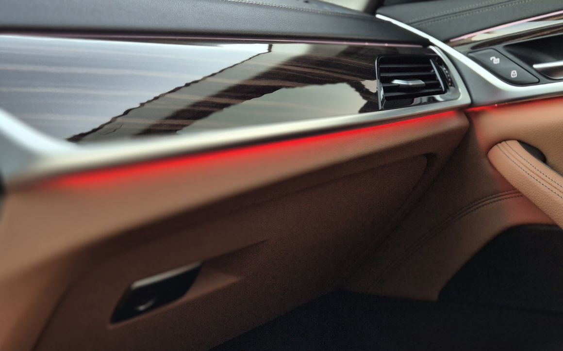 BMW 520i - image 8
